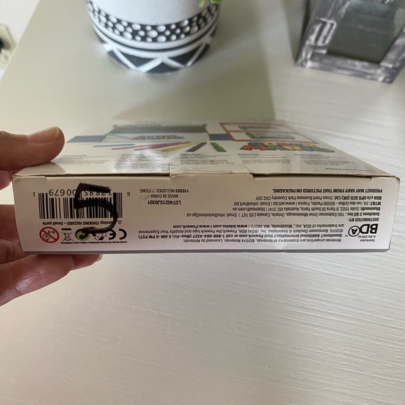 Super Mario Nintendo 3DS ColorCraft Case Style it Your Way Markers Included NEW - Picture 7 of 8